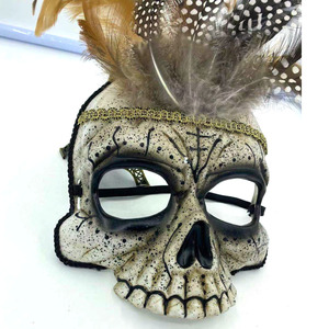 Masque Vaudou Personnalisé d'Halloween avec Forme de Crâne et Yeux, Demi-Masque de Masquerade avec Plumes pour Fête Déguisée et Accessoires - Product Image 3