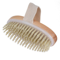 Brosse de toilettage écologique pour chevaux, solide et douce, avec manche en bois et poils en fibres artificielles, pour l'élevage et la course