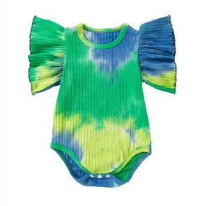 2024 Neue weiche Babyshocker Baumwolle kleine fliegende Ärmel Krawatte Farbe Luxuskleidung für Babys niedliche Strampler