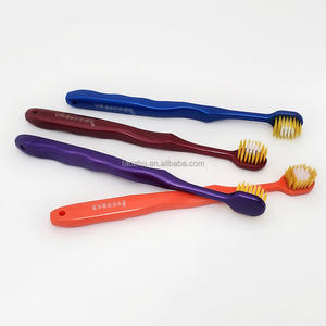 แปรงสีฟันสำหรับผู้ใหญ่หัวแปรงกว้างแบบสั้นพลาสติกแข็งปลายแหลมปลายแต่งเทปขนแปรงถ่านนุ่มสีตามสั่ง - Product Image 5