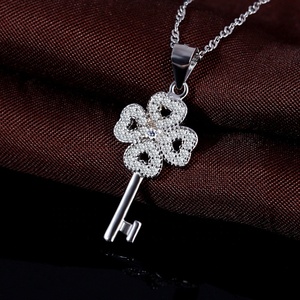 <span class=keywords><strong>Ciondolo</strong></span> a Forma di <span class=keywords><strong>Chiave</strong></span> in <span class=keywords><strong>Argento</strong></span> Sterling 925 con Collana in Zirconia Cubica - Product Image 4