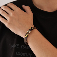 Bracelet en cuir tendance et créatif pour homme, accessoires pentagramme, bijoux de personnalité pour homme