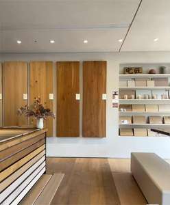 Plancher <span class=keywords><strong>en</strong></span> <span class=keywords><strong>bois</strong></span> massif <span class=keywords><strong>en</strong></span> chêne grainé, plinthes assorties pour salon, entrepôt, usage extérieur, installation par clic - Product Image 2