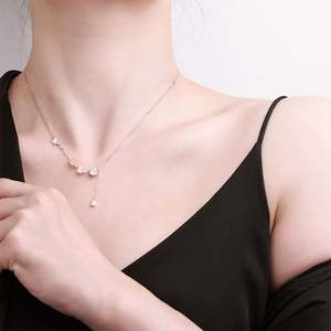 Collier en argent sterling S925 avec pendentif papillon en moissanite - Product Image 3