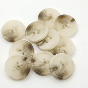 Guangdong fabrika Custom Made çevre dostu plastik reçine giysi konfeksiyon aksesuarları için 2/4 delik düğmesi düğmesi