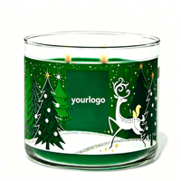 Bougie parfumée de Noël en gros sous marque privée, 3 mèches, pot en verre rouge joyeux, motif renne, parfum d'ambiance pour la maison, en vrac