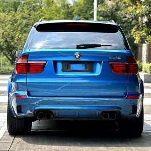 Nouveau kit carrosserie OUER pour BMW X5 E70 2007-2013 : pare-chocs avant et arrière avec découpes pour feux antibrouillard, installation par visserie - Product Image 5