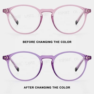 Occhiali Fotocromatici Ibridi con Montatura Trasparente Certificati CE Perfetti per Ragazze che Scattano <span class=keywords><strong>Foto</strong></span> Aggiungono un Tocco <span class=keywords><strong>di</strong></span> Stile - Product Image 2