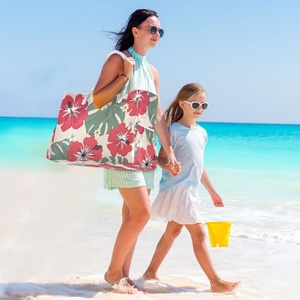 Sacs fourre-tout de plage décontractés à motif floral tropical hawaïen avec fermeture ouverte et doublure imperméable pour femmes, idéaux pour les vacances de printemps - Product Image 6
