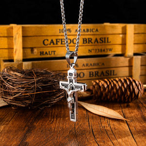 Luxe catholique Jésus <span class=keywords><strong>Christ</strong></span> sur <span class=keywords><strong>INRI</strong></span> plaqué or 22 pouces <span class=keywords><strong>croix</strong></span> Crucifix acier pendentif chaîne hommes collier bijoux religieux - Product Image 4