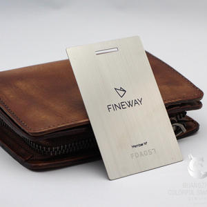 บัตรโลหะเคลือบเงาสีดำพรีเมียม NFC แบบไฮบริด PVC/โลหะ  บัตรเปล่า NFC 216 สำหรับการแกะสลักด้วยเลเซอร์ การพิมพ์ UV ของขวัญสำเร็จการศึกษา บรรจุภัณฑ์ - Product Image 4