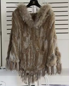 YR445 Poncho en <span class=keywords><strong>fourrure</strong></span> de lapin pour <span class=keywords><strong>femme</strong></span> avec étole à capuche en <span class=keywords><strong>fourrure</strong></span> de raton laveur avec glands - Product Image 2