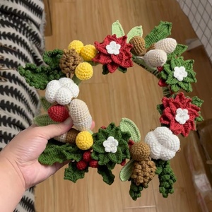 <span class=keywords><strong>Couronne</strong></span> <span class=keywords><strong>de</strong></span> Noël crochetée à <span class=keywords><strong>la</strong></span> main <span class=keywords><strong>avec</strong></span> des pommes <span class=keywords><strong>de</strong></span> pin <span class=keywords><strong>de</strong></span> fête parfaite pour <span class=keywords><strong>la</strong></span> décoration murale <span class=keywords><strong>de</strong></span> porte <span class=keywords><strong>de</strong></span> vacances cadeau <span class=keywords><strong>de</strong></span> Noël idéal - Product Image 2