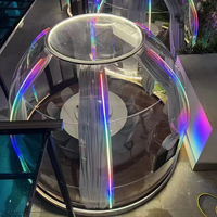 Maison à bulles transparente avec ballons, design moderne en métal miniature pour utilisation hôtelière