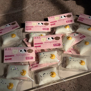 ขายส่งของเล่นบีบคลายเครียดรูปทรงหมอนน่ารัก TPR สำหรับของขวัญส่งเสริมการขาย - Product Image 4
