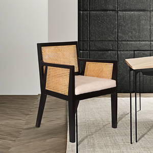 Meubles de salle à manger modernes de <span class=keywords><strong>style</strong></span> <span class=keywords><strong>scandinave</strong></span> Fauteuil de siège en tissu à cadre en bois de CAOUTCHOUC massif <span class=keywords><strong>Chaise</strong></span> de salle à manger à dossier en rotin - Product Image 1