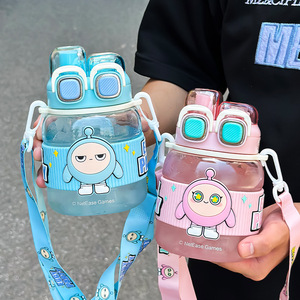 Botella de agua para niños Egg Party de 500 ml con doble pajita y boquilla para beber directamente, diseño de dibujos animados para uso escolar y al aire libre. - Product Image 1