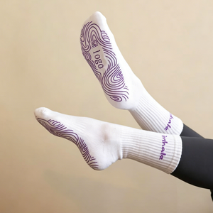 NOUVELLE ARRIVÉE Chaussettes de Pilates personnalisées avec logo pour femmes, chaussettes de yoga et de danse antidérapantes en coton de qualité supérieure, faible MOQ, vente en gros, chaussettes mi-mollet antidérapantes avec grip - Product Image 5