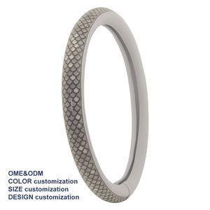 Housse de volant élégante à motif écailles de poisson entièrement ornée de strass, ajustement universel, douce et confortable, décoration de voiture - Product Image 3