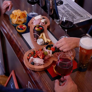 PROMOTION <span class=keywords><strong>Plateau</strong></span> à fromages amusant pour apéritif, ensemble de service en bois pour fromages et apéritifs, planches à <span class=keywords><strong>charcuterie</strong></span> en bois, décorations pour enterrement de vie de jeune fille - Product Image 6