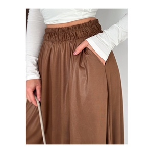 Jupe longue en similicuir pour femme avec poches, longueur 95 cm, adaptée au hijab, tissu laqué brillant - Product Image 4