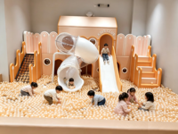 Aires de jeux souples sur mesure en mousse et en acier pour enfants, idéales pour les espaces commerciaux et les cafés