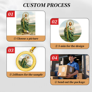 قلادة مطلية بالذهب عيار 18 قيراط من الفولاذ المقاوم للصدأ مع ميدالية دينية على شكل حرف T - Product Image 4