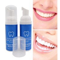 Appareil orthodontique dentaire aligneur invisible redresser les dents nettoyant mousse blanc menthe clair