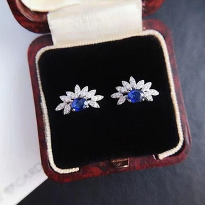 Orecchini a Perno Mini Petalo da Donna, Dolci Accessori per Orecchie a Forma di Marquise, Freschi per Uso Quotidiano e Feste, Idea Regalo - Product Image 4