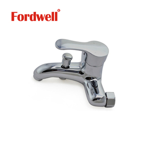 Rubinetti <span class=keywords><strong>da</strong></span> <span class=keywords><strong>bagno</strong></span> in ottone cromato Design semplice <span class=keywords><strong>bagno</strong></span> a parete miscelatore <span class=keywords><strong>per</strong></span> <span class=keywords><strong>vasca</strong></span> <span class=keywords><strong>da</strong></span> <span class=keywords><strong>bagno</strong></span> rubinetti - Product Image 3