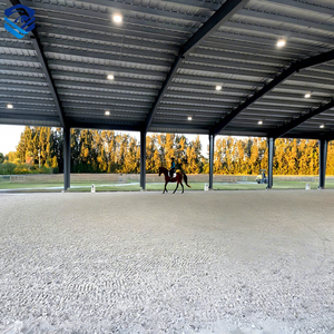 Structure en acier pour ranch équestre avec bâtiment d'écurie certifié AISC pour charges élevées de neige et de vent - Product Image 1