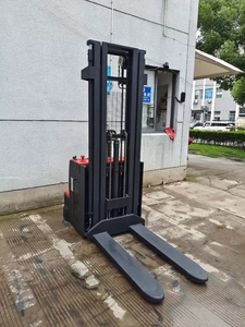 3.5m 4M 4.5m 5m Chiều cao nâng xách tay nâng điện <span class=keywords><strong>Stacker</strong></span> 24V điện <span class=keywords><strong>Stacker</strong></span> xe nâng xe nâng khách sạn sử dụng - Product Image 4