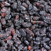 Prix de raisins secs noirs naturels avec une teneur en eau allant jusqu'à 5% raisins secs cassis 10kg par boîte