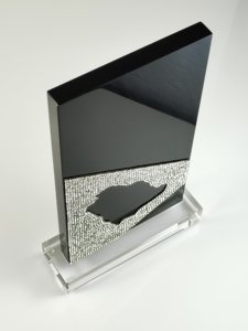 サウジアラビアの小型ダイヤモンドマップ付きホットセールシンニングクリスタルトロフィーアワードカスタマイズブラックシールド賞 - Product Image 3