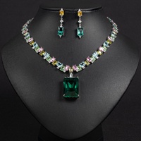 Ensemble de bijoux 2 pièces en émeraude CZ, collier ras-du-cou tennis multicolore arc-en-ciel et boucles d'oreilles pendantes rectangulaires, de luxe pour femme, vente en gros