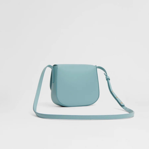 Toptan Trendy Yarım Ay Şeklinde Kadın Küçük Çapraz Askılı Çanta Pürüzsüz PU Deri Kapaklı Omuz Çantası 2025 - Product Image 4