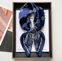 Foulard carré élégant en soie artificielle avec imprimé peinture abstraite, idéal pour le bureau, les déplacements, les mariages, les cadeaux et les accessoires de photographie