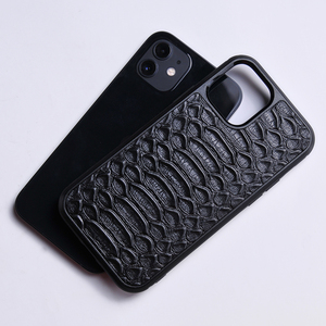 Usine sur mesure luxe <span class=keywords><strong>python</strong></span> en relief peau de serpent peau de vache en cuir véritable couverture mobile pour iPhone 15 pro max coque de téléphone - Product Image 3
