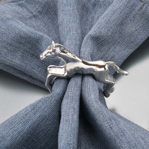 Anneaux <span class=keywords><strong>de</strong></span> <span class=keywords><strong>serviette</strong></span> <span class=keywords><strong>animaux</strong></span> minimalistes créatifs: porte-serviettes cheval majestueux décor <span class=keywords><strong>de</strong></span> table pour les banquets <span class=keywords><strong>de</strong></span> mariage d'hôtel - Product Image 3