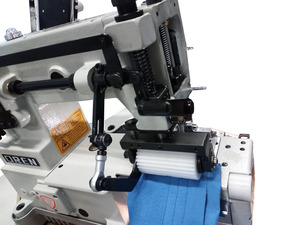 Machine à coudre robuste RNV008-12 pour la confection de vêtements féminins, multi-fils, pour la couture de la taille. - Product Image 4