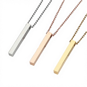 Collar con Colgante de Barra Vertical Delgada de Acero Inoxidable Geométrico Chapado en Oro Personalizado con Nombre, 5*40mm, 3D - Product Image 3