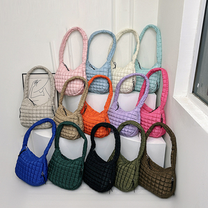 Bolsas Para Mujer de alta calidad de diseñador con logotipo personalizado, bolsas acolchadas de viaje para mujer - Product Image 1