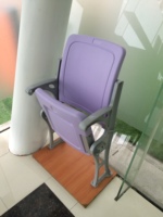 Chaise pliante de moulage par soufflage à dossier haut avec pieds de montage au sol en aluminium pour les sports de stade et l'utilisation de divertissement-CS-GZY-L
