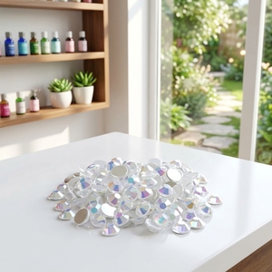 Strass Acrilici <span class=keywords><strong>Ying</strong></span> Meng (2mm Bianco AB) con Fondo Piatto, Personalizzabili per Unghie - Product Image 4