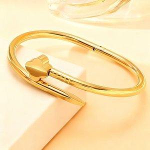 Pulsera Resoul Pvd Gold Nail Clover de acero inoxidable 316l para mujer, con diamantes, ajustable, para fiesta. - Product Image 4