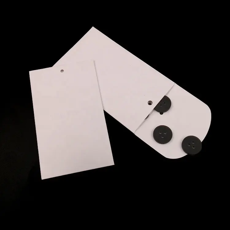 Пользовательская глянцевая поверхность тисненый логотип бренда бумажные подвесные бирки запасные пуговицы Сумки Конверты для платьев