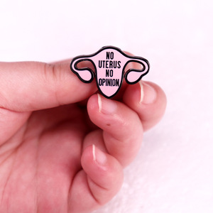 Nouvelle Arrivée : Broche en émail « Utérus <span class=keywords><strong>Féministe</strong></span> » avec Citations Célèbres – Badge d'Empowerment pour Femmes, Accessoire de Mode pour Sacs et Vêtements - Product Image 4