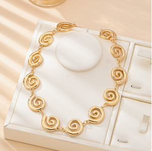 Collar con Símbolo Estilo Coco para Mujer, Joyería de Moda Minimalista, Elegante, Versátil y de Nicho para Influencers - Product Image 3