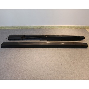 Kit carrosserie R Style pour Audi R8 (2007-2012) : modification et amélioration, comprenant pare-chocs avant, jupes latérales, garde-boue et pare-chocs arrière. - Product Image 5