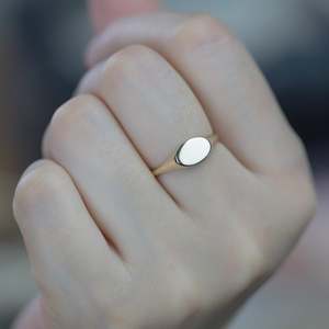 Anillo de Sello Ovalado de Oro Personalizado, Anillo de Meñique con Nombre Inicial Grabado para Mujer, Regalo - Product Image 5